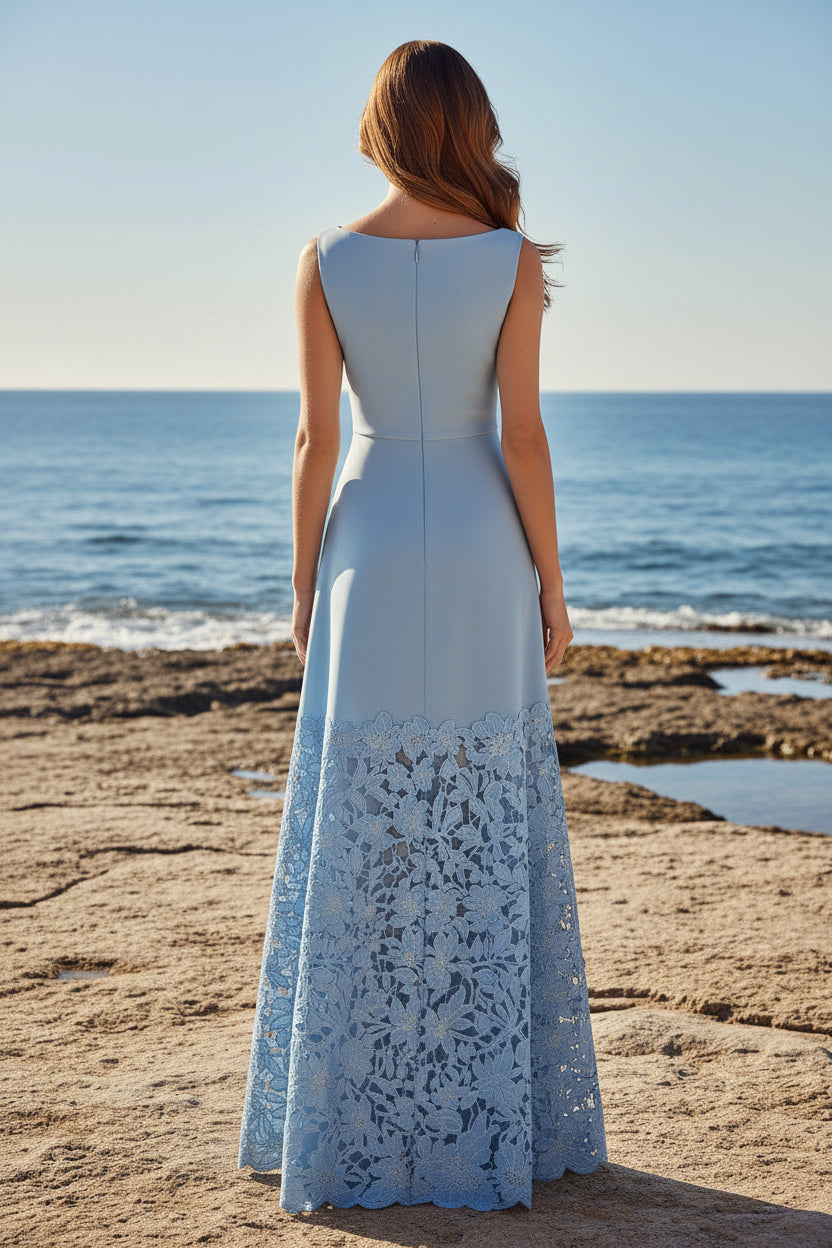 Vestido de noche de corte en A con escote tipo barco y falda de encaje