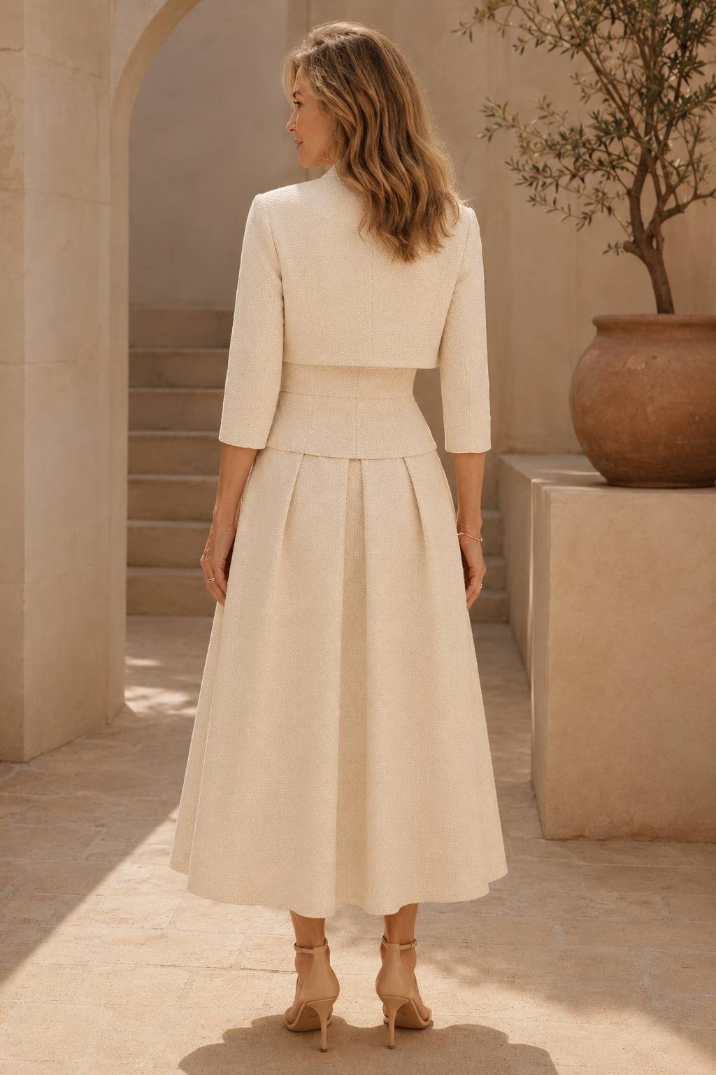 Conjunto de dos piezas de vestido midi acampanado y chaqueta corta