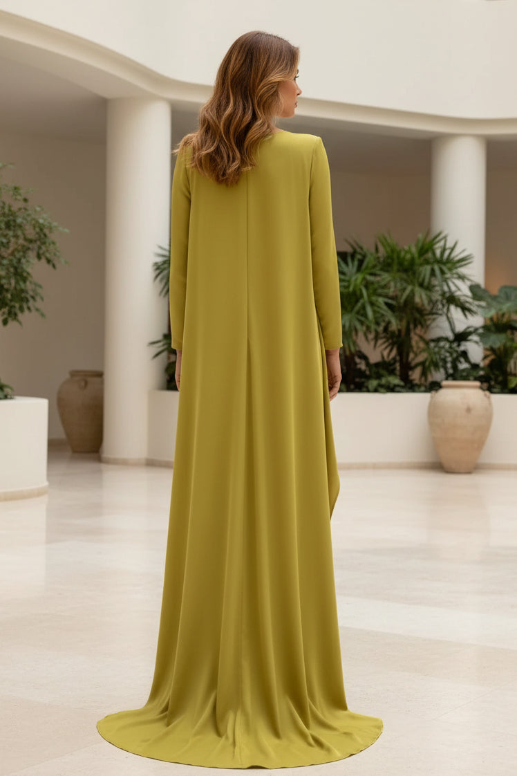 Elegante traje de pantalón asimétrico con detalle floral en 3D