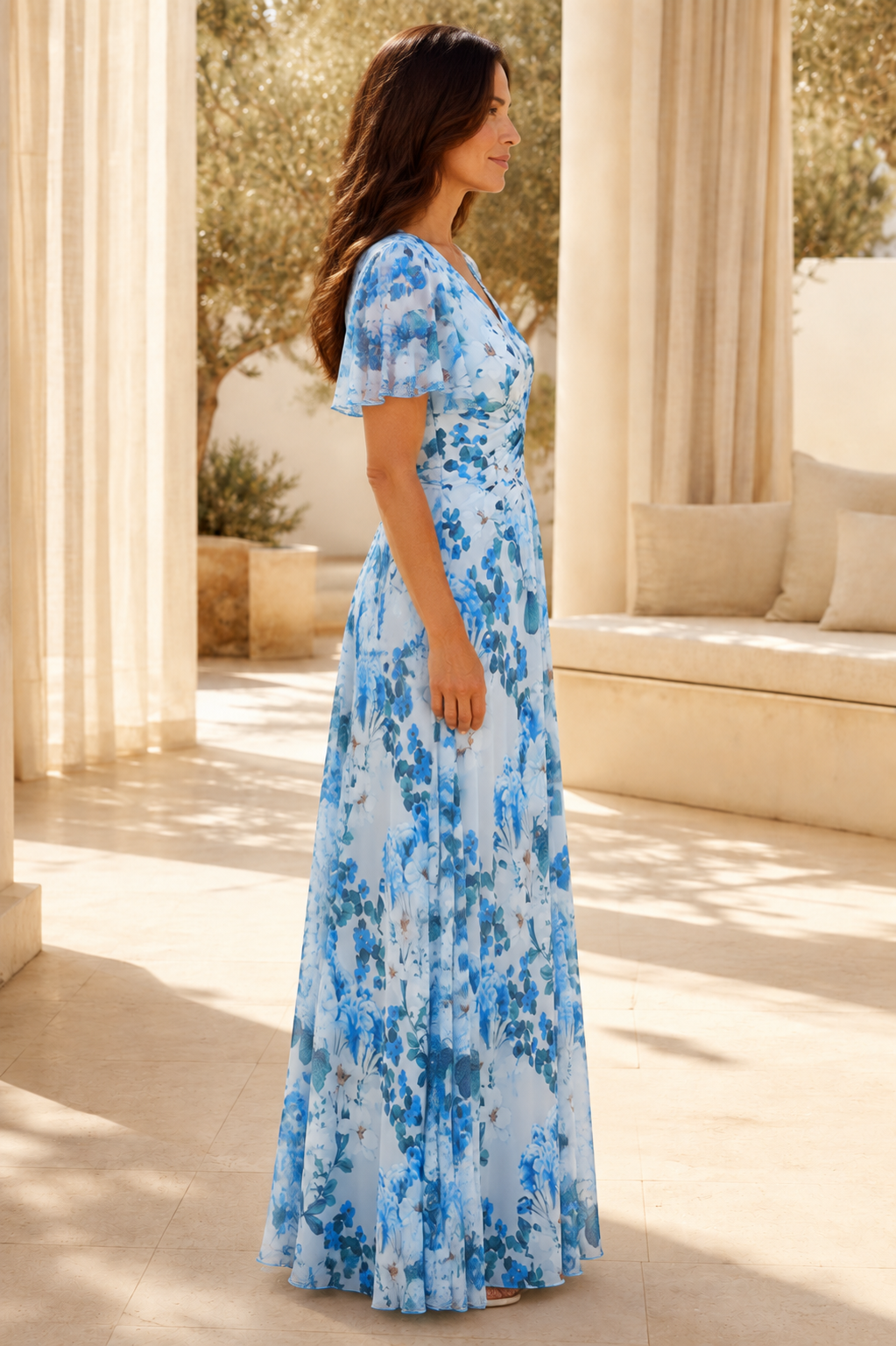 Maxivestido cruzado con estampado floral y mangas con volante
