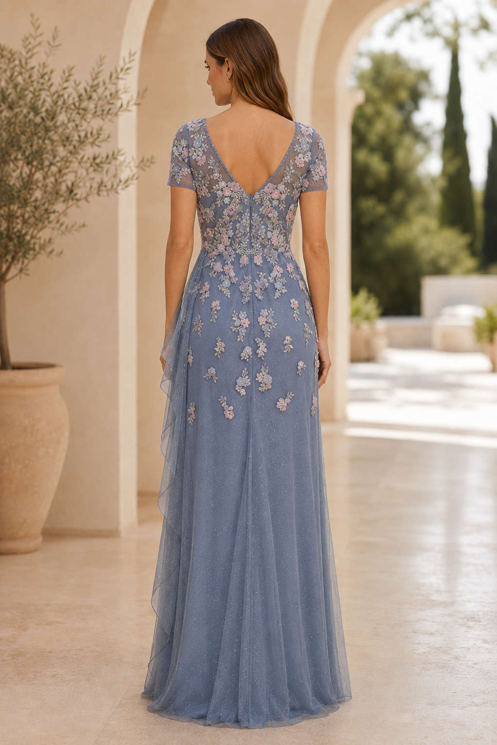 Vestido de noche de corte A con bordado floral y purpurina