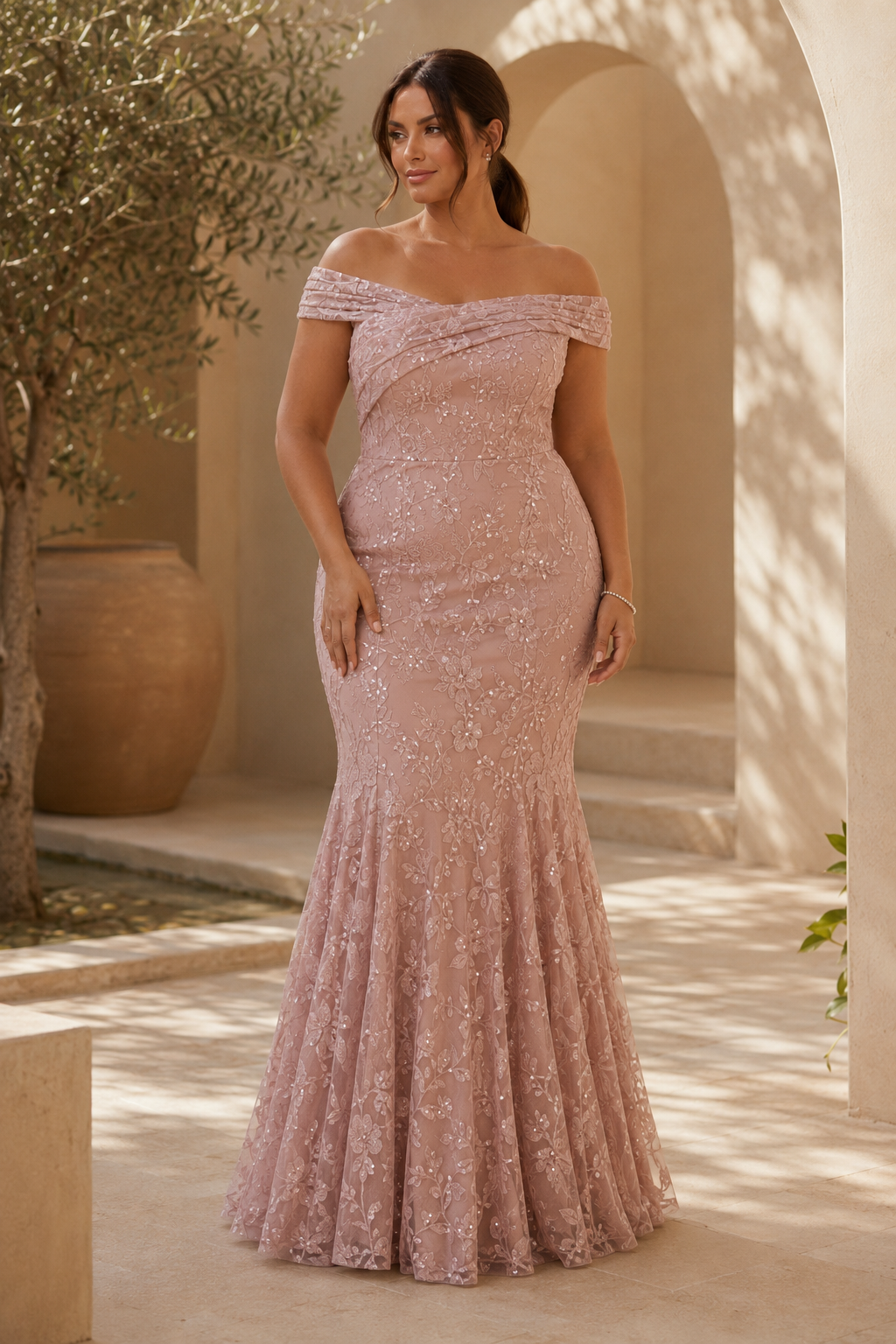 Vestido de noche sirena con encaje y hombros descubiertos