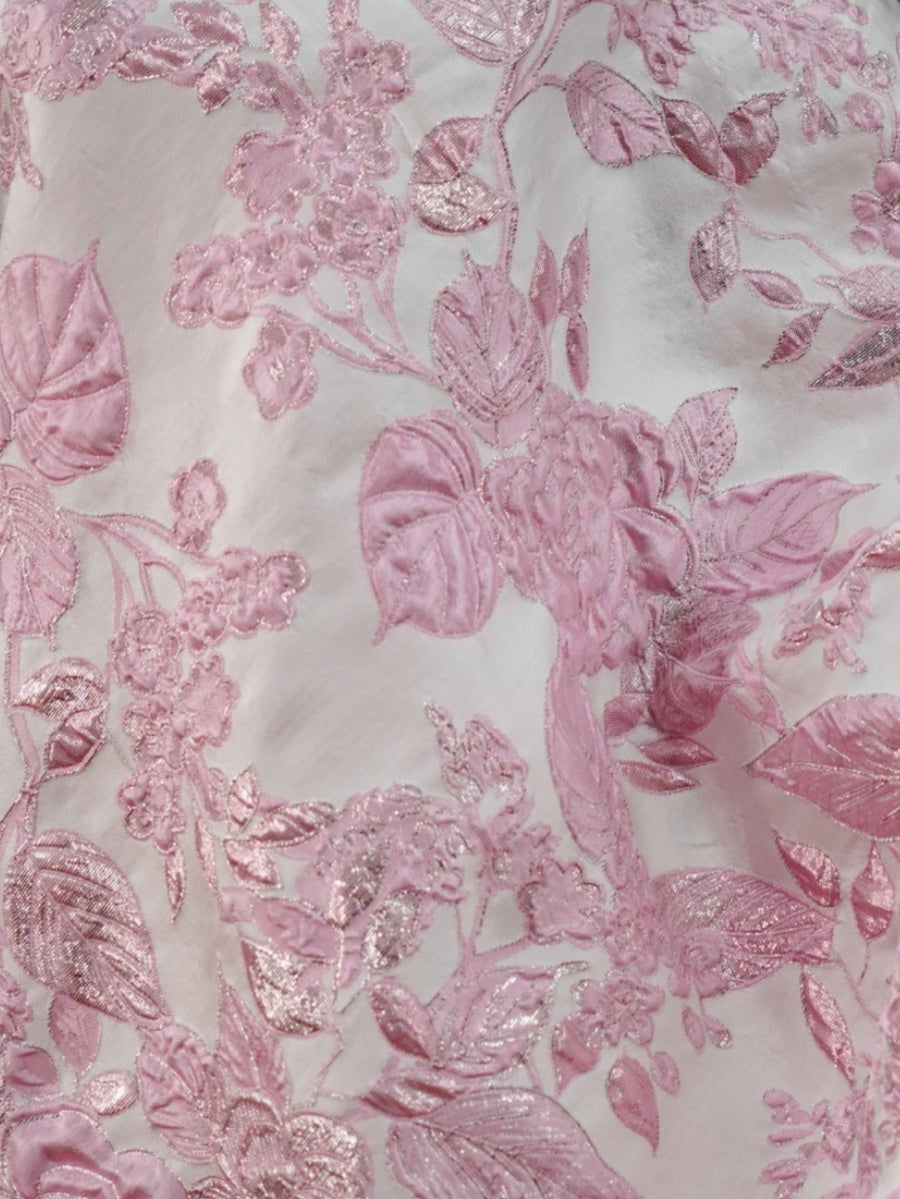 Vestido midi jacquard floral de un hombro con volantes
