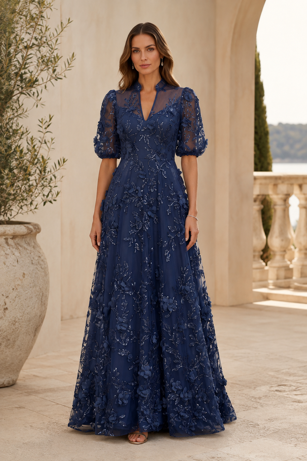 Vestido de Noche con Ilusión Floral 3D Aplicado y Silueta A