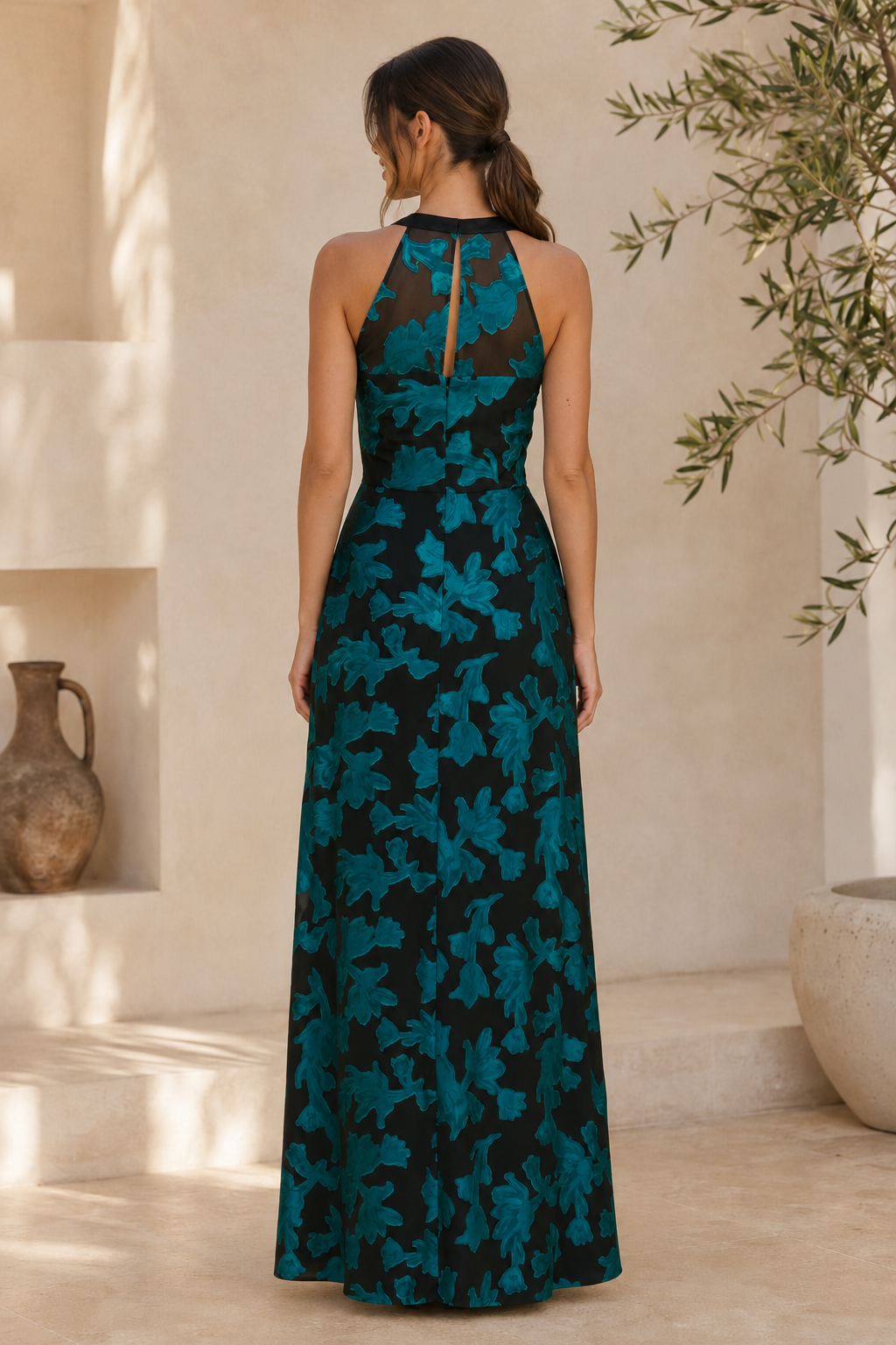Vestido largo floral jacquard con cuello halter y espalda de ilusión