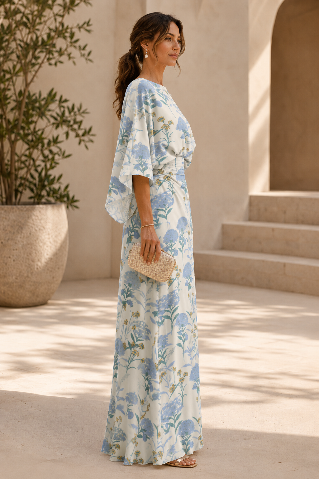 Vestido largo con estampado floral, escote barco y mangas acampanadas