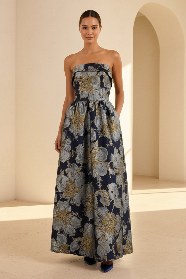 Maxivestido sin tirantes con estampado floral y bolsillos
