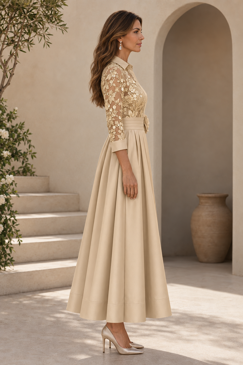 Vestido midi plisado con cuerpo de encaje y cuello
