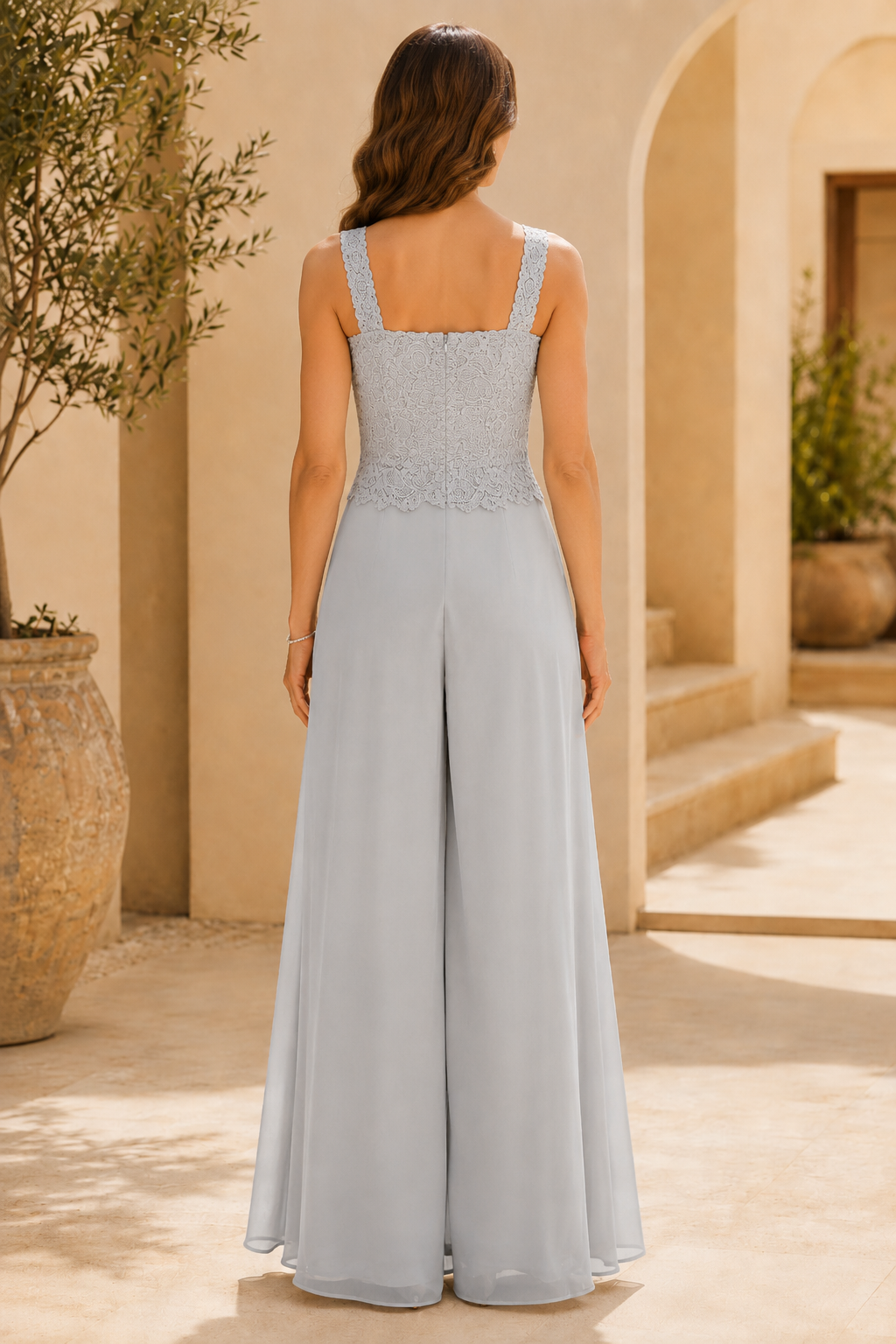 Traje de pantalón de pierna ancha con corpiño de encaje y chaqueta de manga 3/4