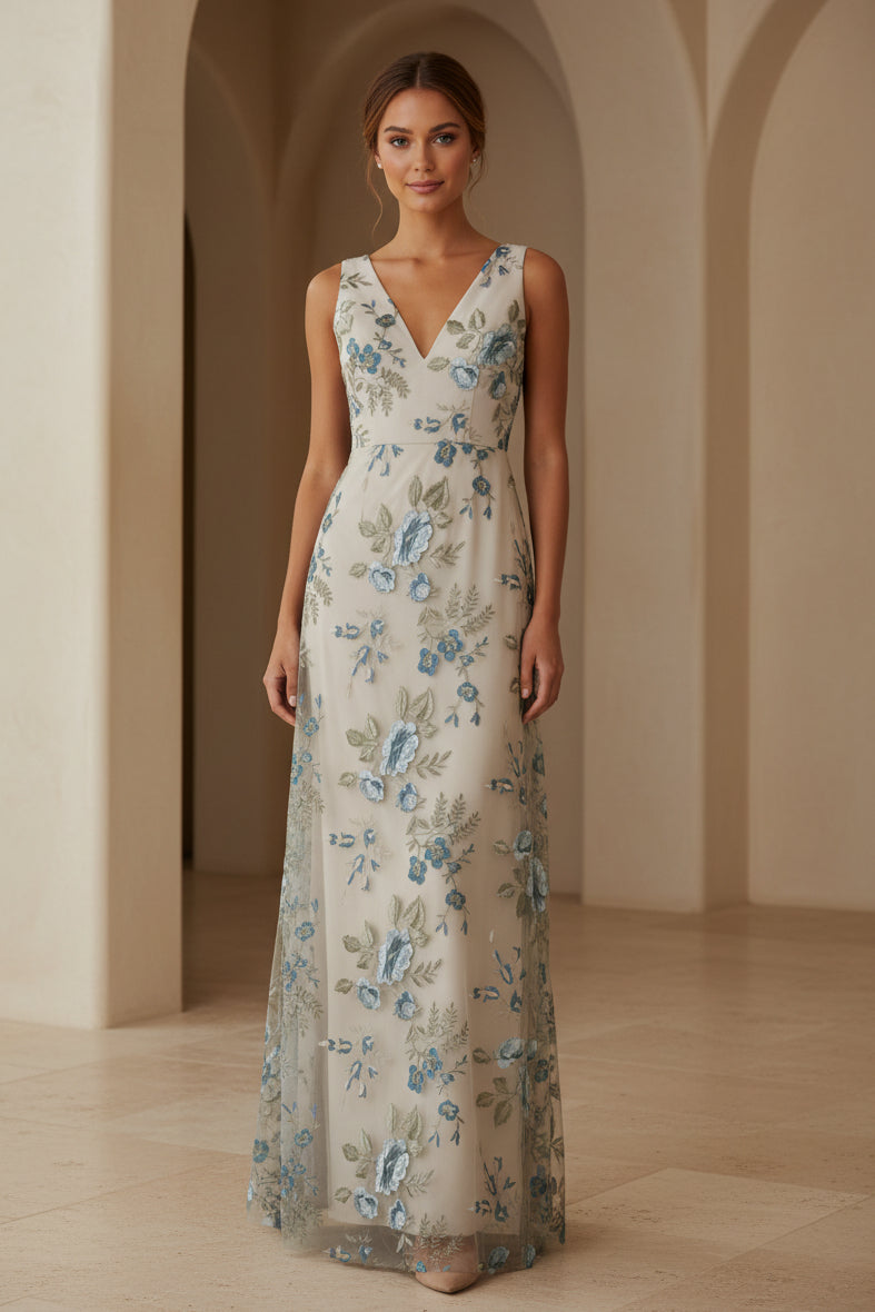 Vestido largo escotado en V con bordados florales