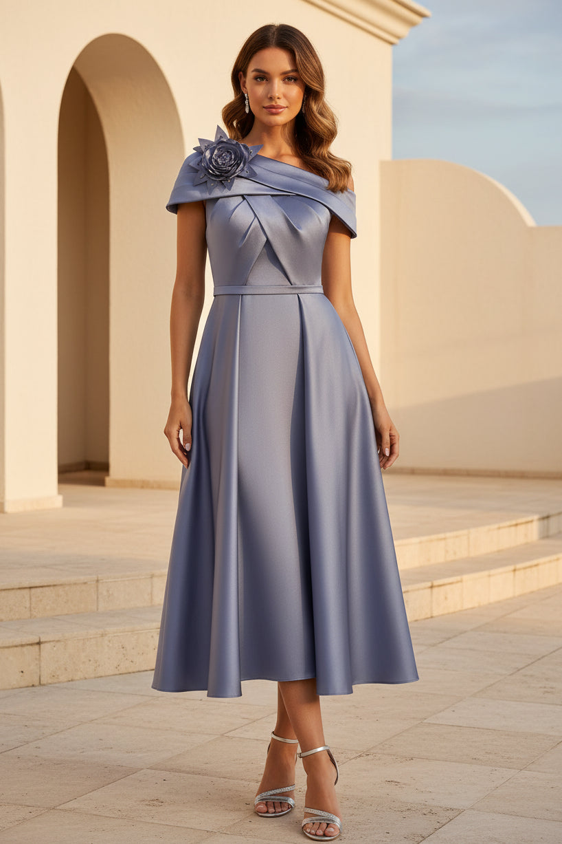 Vestido de satén acampanado por la rodilla con un solo hombro