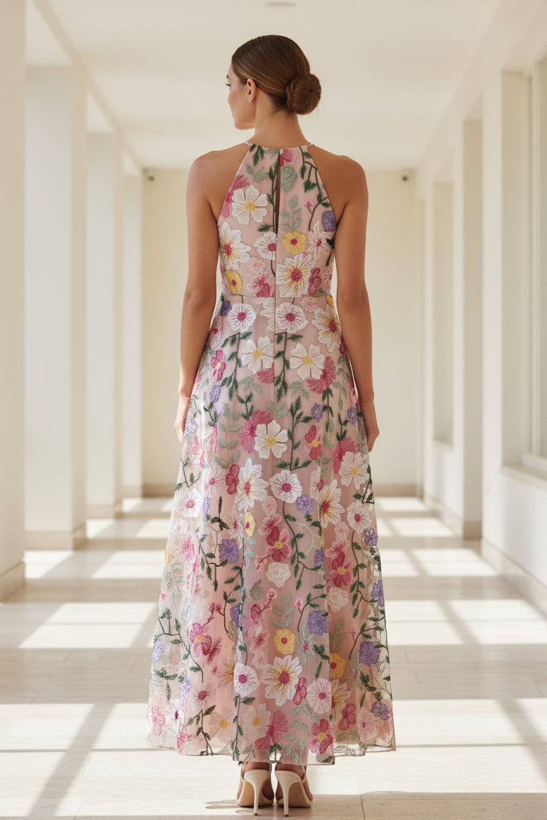 Vestido maxi con cuello halter floral bordado y corte en A