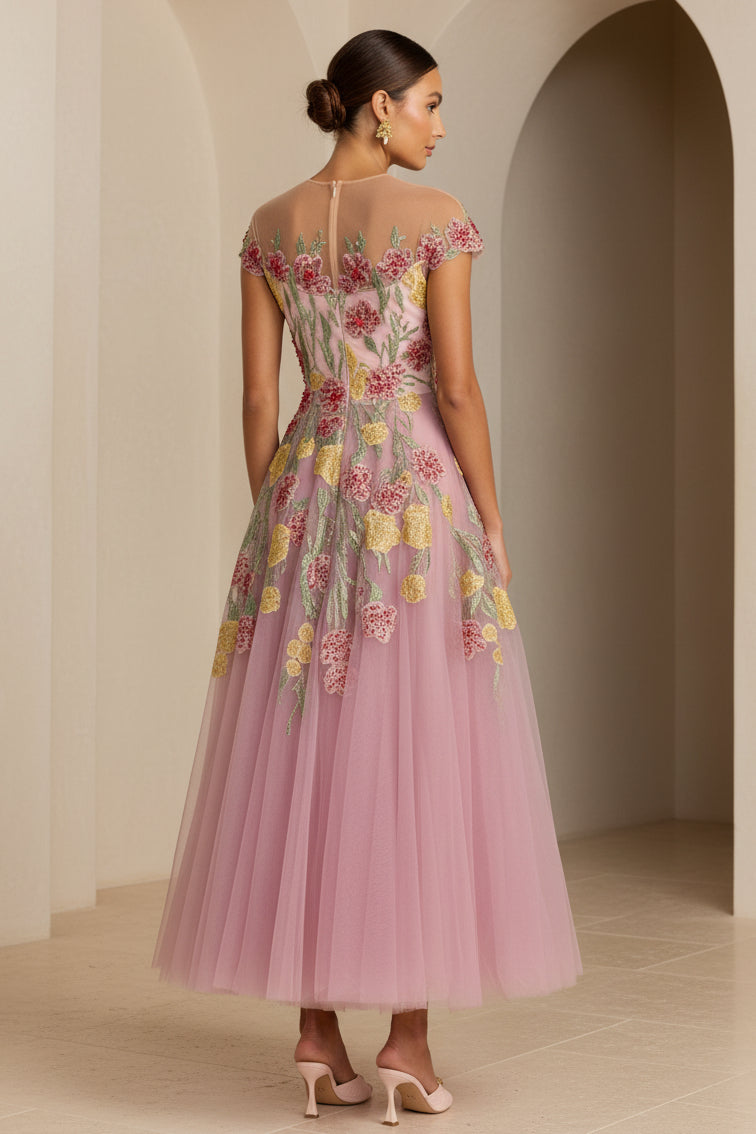Vestido midi de tul con bordados florales y corte en A
