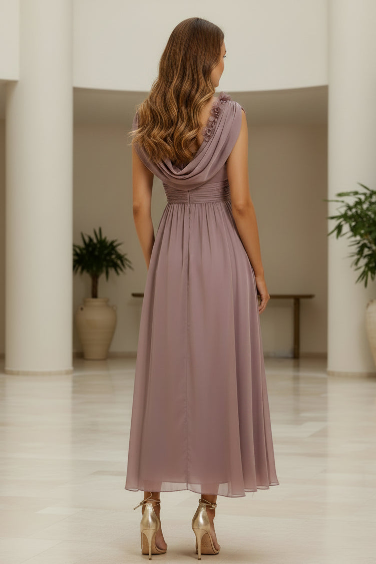 Vestido Midi con Cuello Drapeado y Flor 3D
