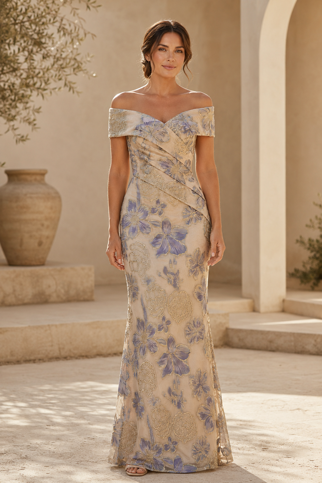 Vestido de noche floral plisado con hombros descubiertos y corte de trompeta