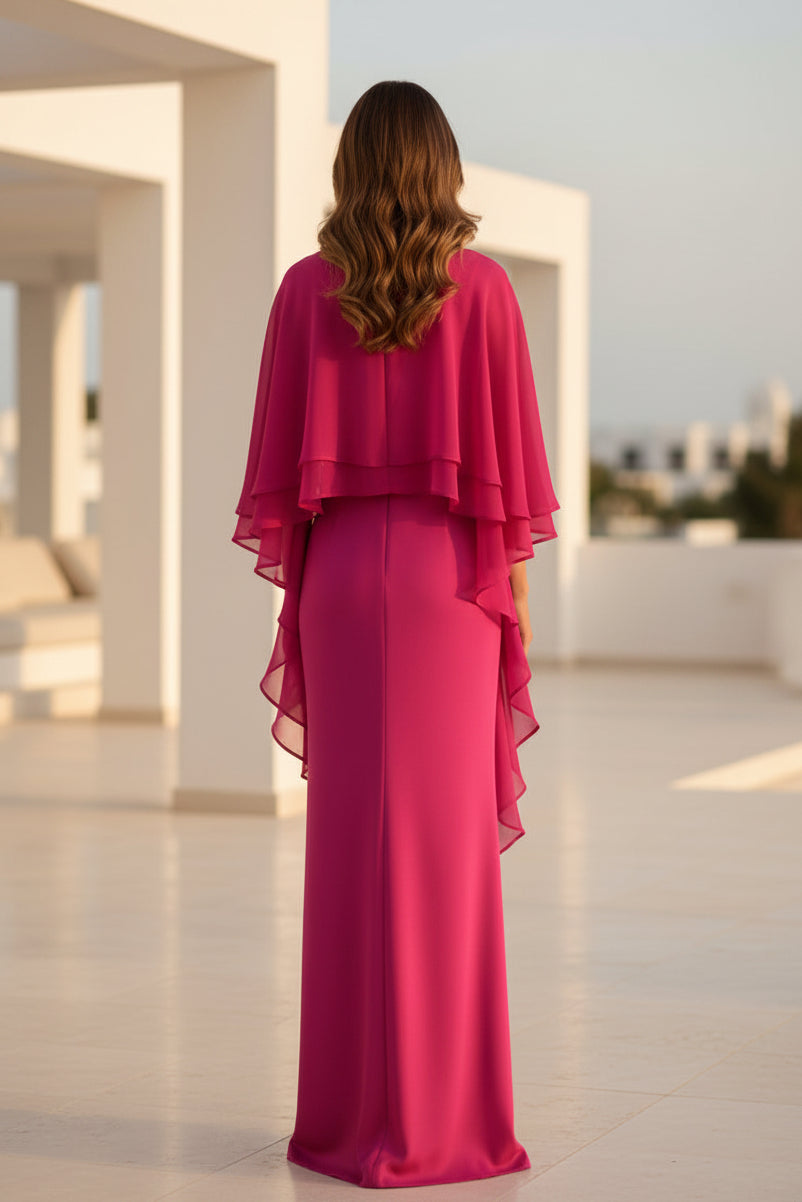 Vestido de noche largo de gasa con mangas de capa
