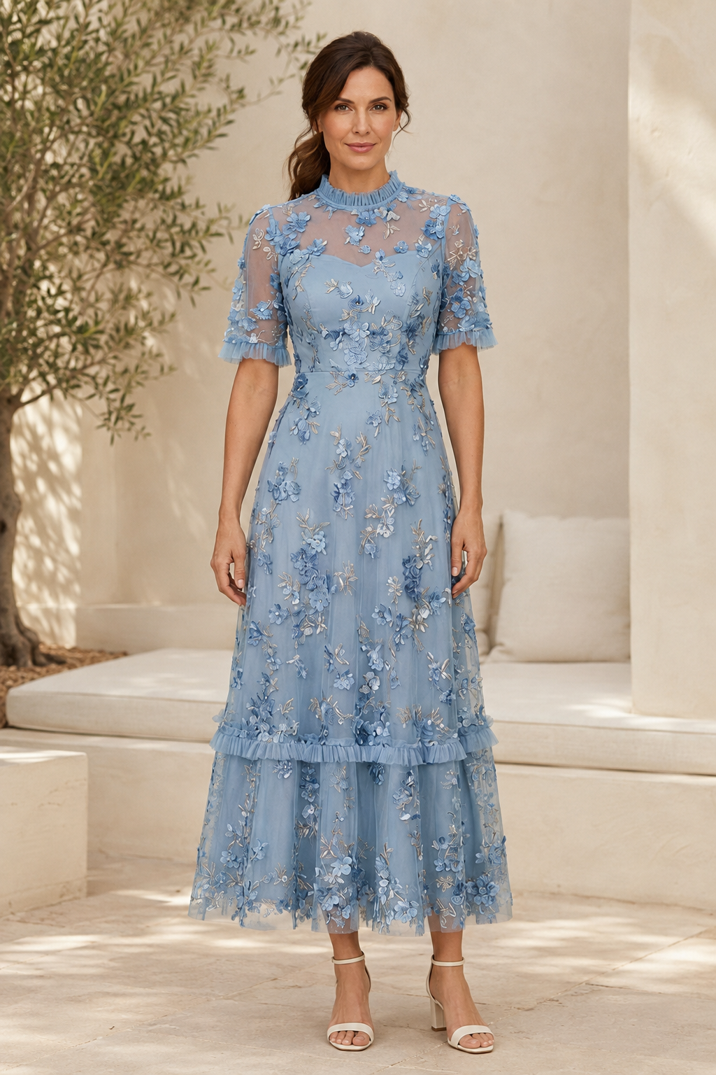 Vestido midi escalonado con cuello ilusión y bordado floral 3D