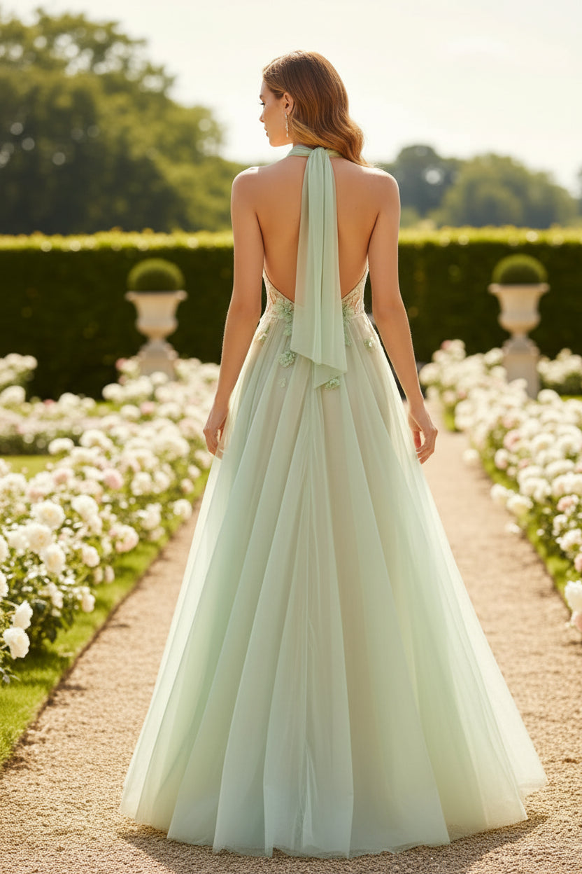 Romántico vestido de noche de tul acampanado con flores en 3D