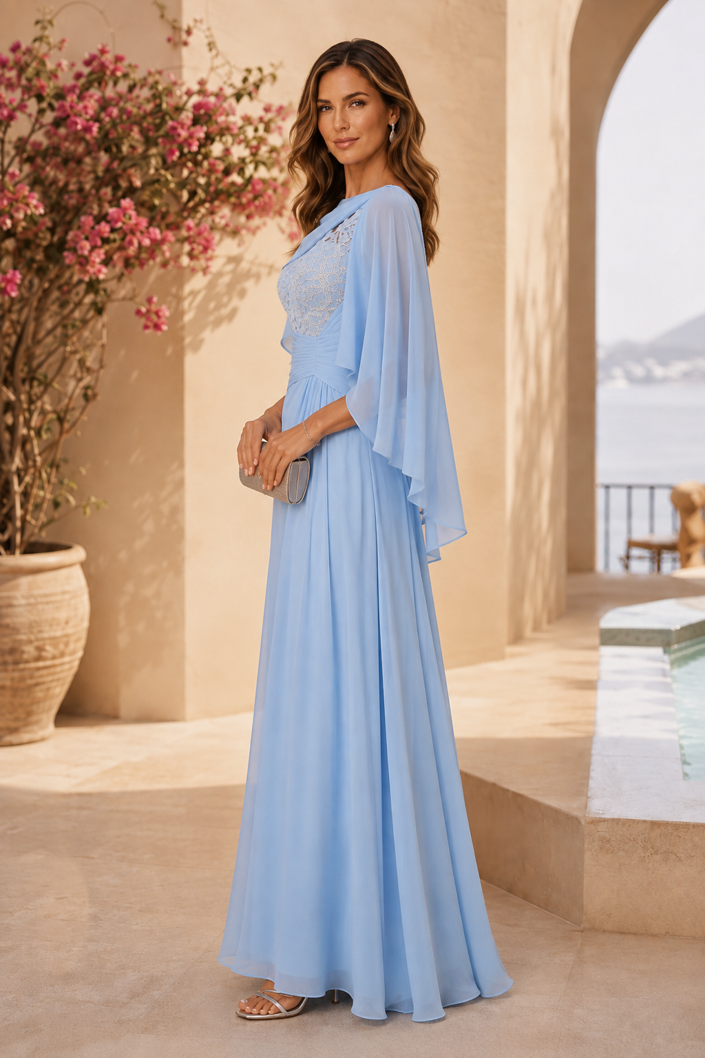 Vestido de Gasa con Cuerpo de Encaje y Capa Asimétrica
