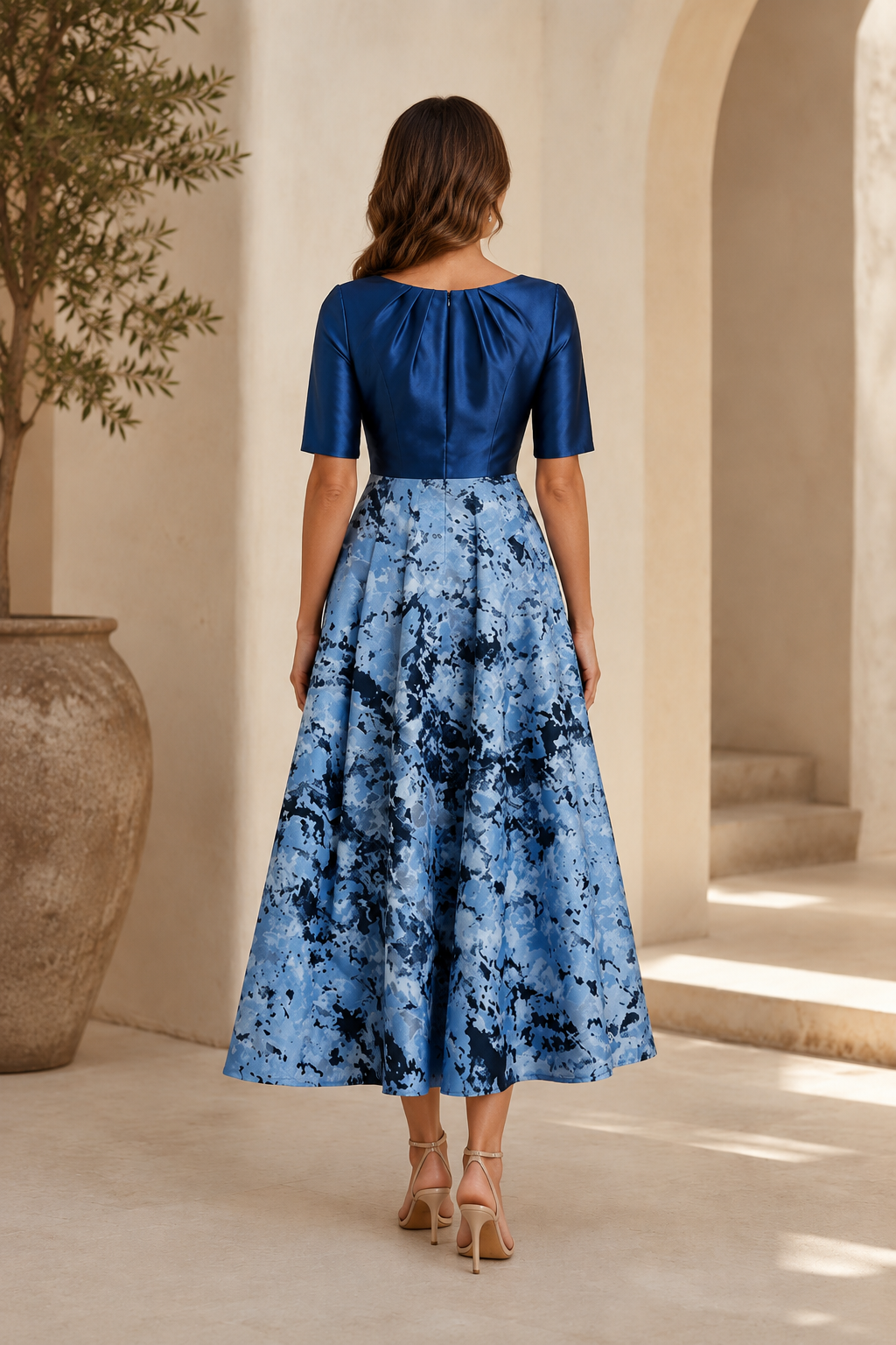 Vestido plisado con corte en A hasta el té con bolsillos