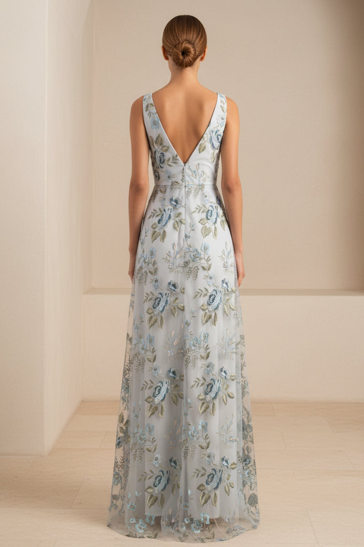 Vestido largo escotado en V con bordados florales