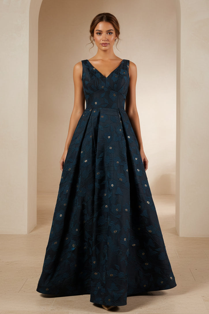 Vestido de fiesta jacquard sin mangas con cuello de pico
