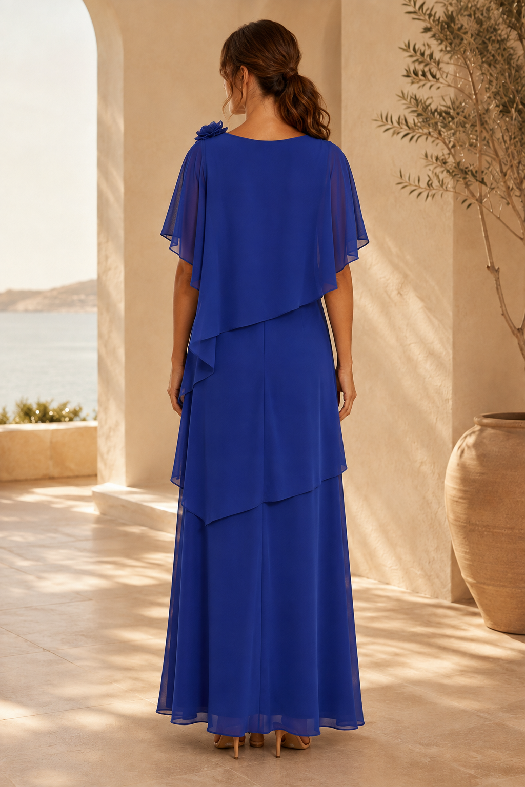 Vestido largo de gasa a capas con capa superpuesta