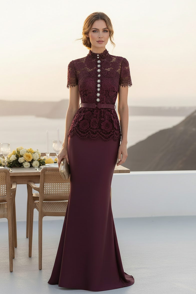 Vestido de gala sirena con peplum de encaje y cuello alto