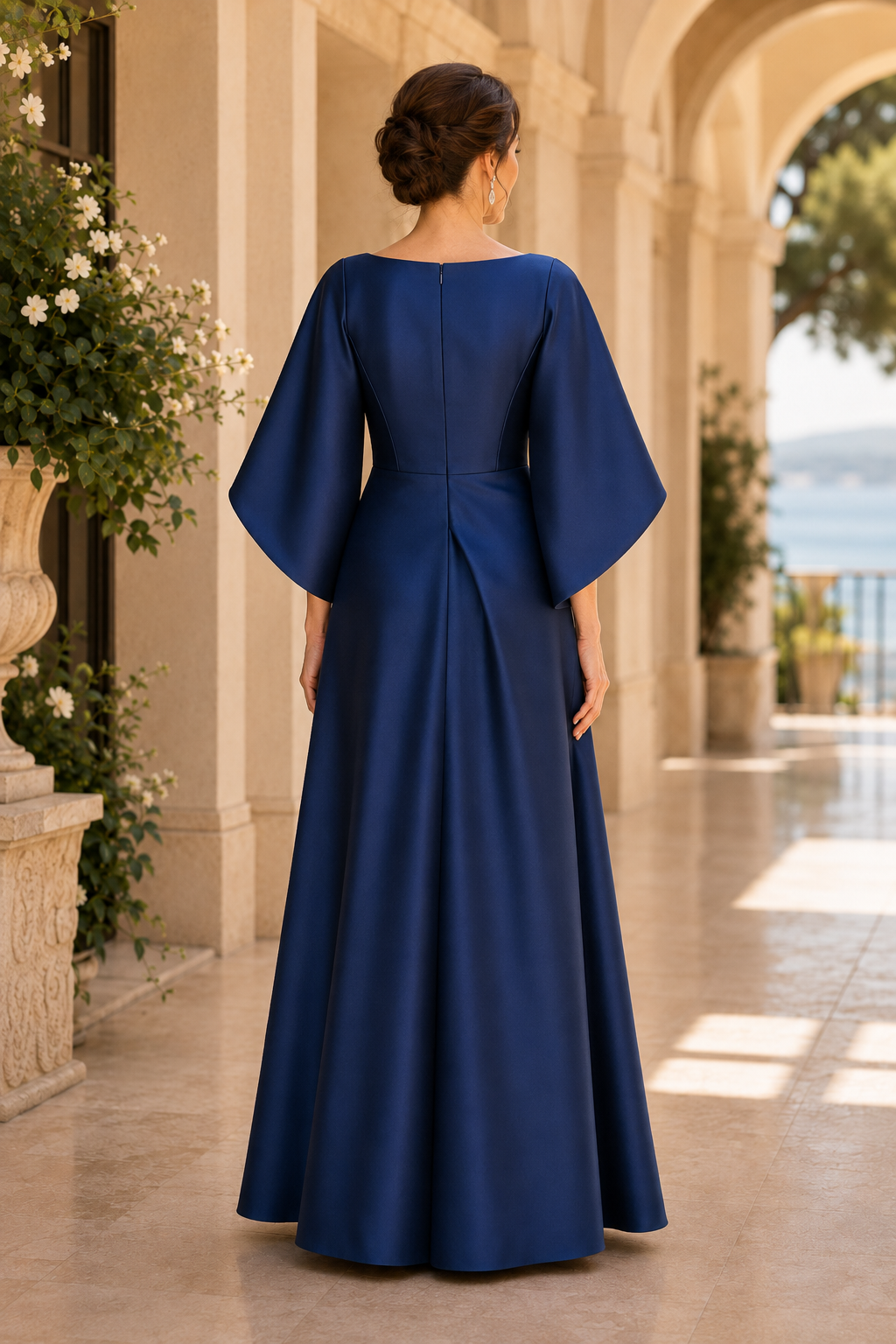 Vestido de Noche de Satén Corte A con Mangas Acampanadas