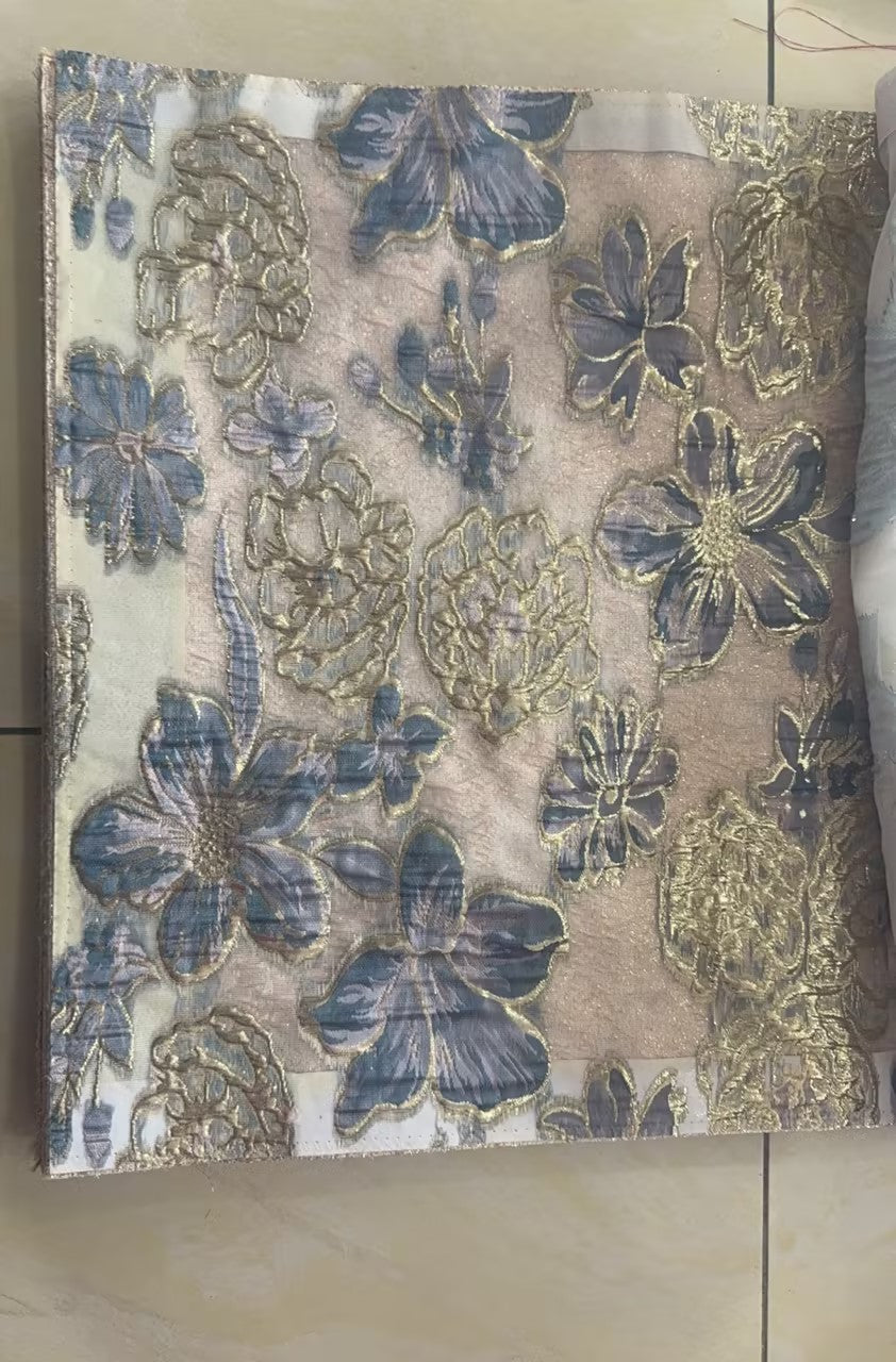 Vestido de Noche con Encaje Floral, Manga de Volantes y Escote en V